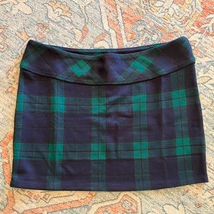 H&M mini skirt. Dark blue/green plaid. Size small.